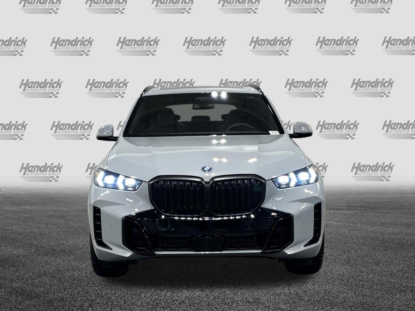 New 2026 BMW X5 xDrive50e w/ M Sport Package AWD/4WD image 2