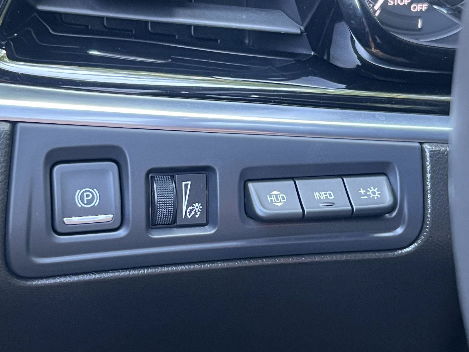 Used 2025 Cadillac XT6 Premium Luxury w/ Platinum Package AWD/4WD image 26