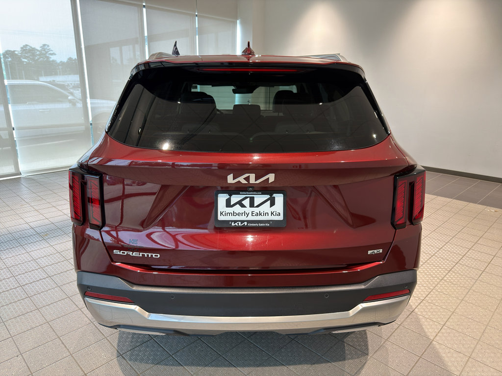 Certified 2025 Kia Sorento S AWD/4WD image 4