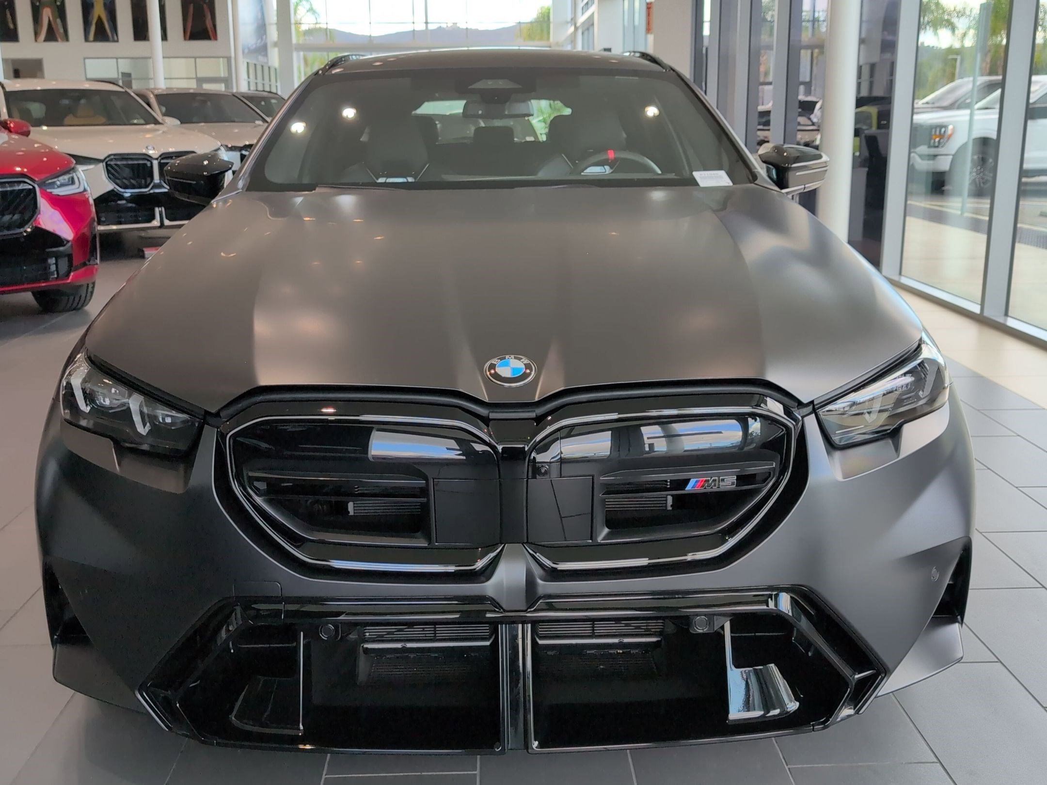 Used 2025 BMW M5 Touring w/ Executive Package image 3