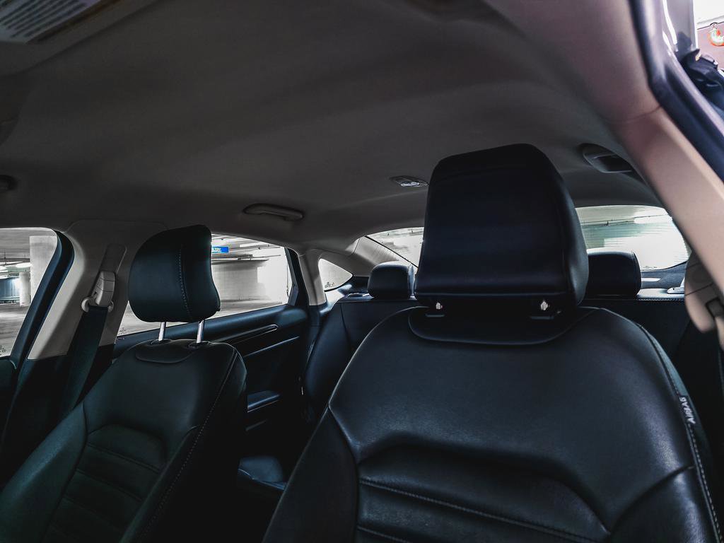 Used 2017 Ford Fusion SE w/ Fusion SE Technology Package image 19