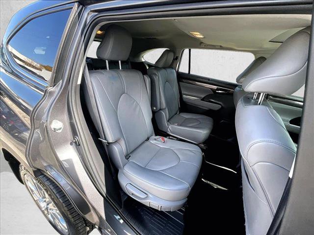 Used 2023 Toyota Highlander Limited image 26