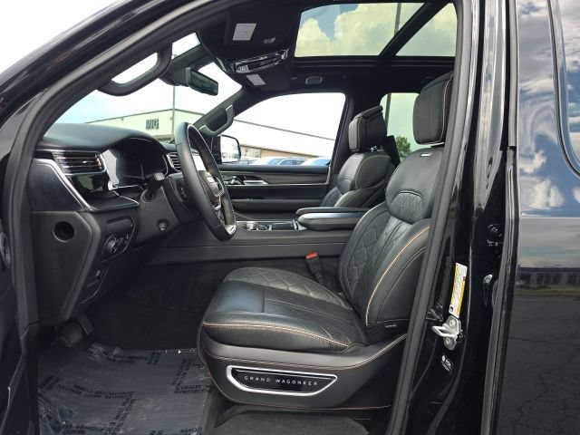Used 2025 Jeep Grand Wagoneer L Series III w/ Rear Seat Video Group 1 AWD/4WD image 14