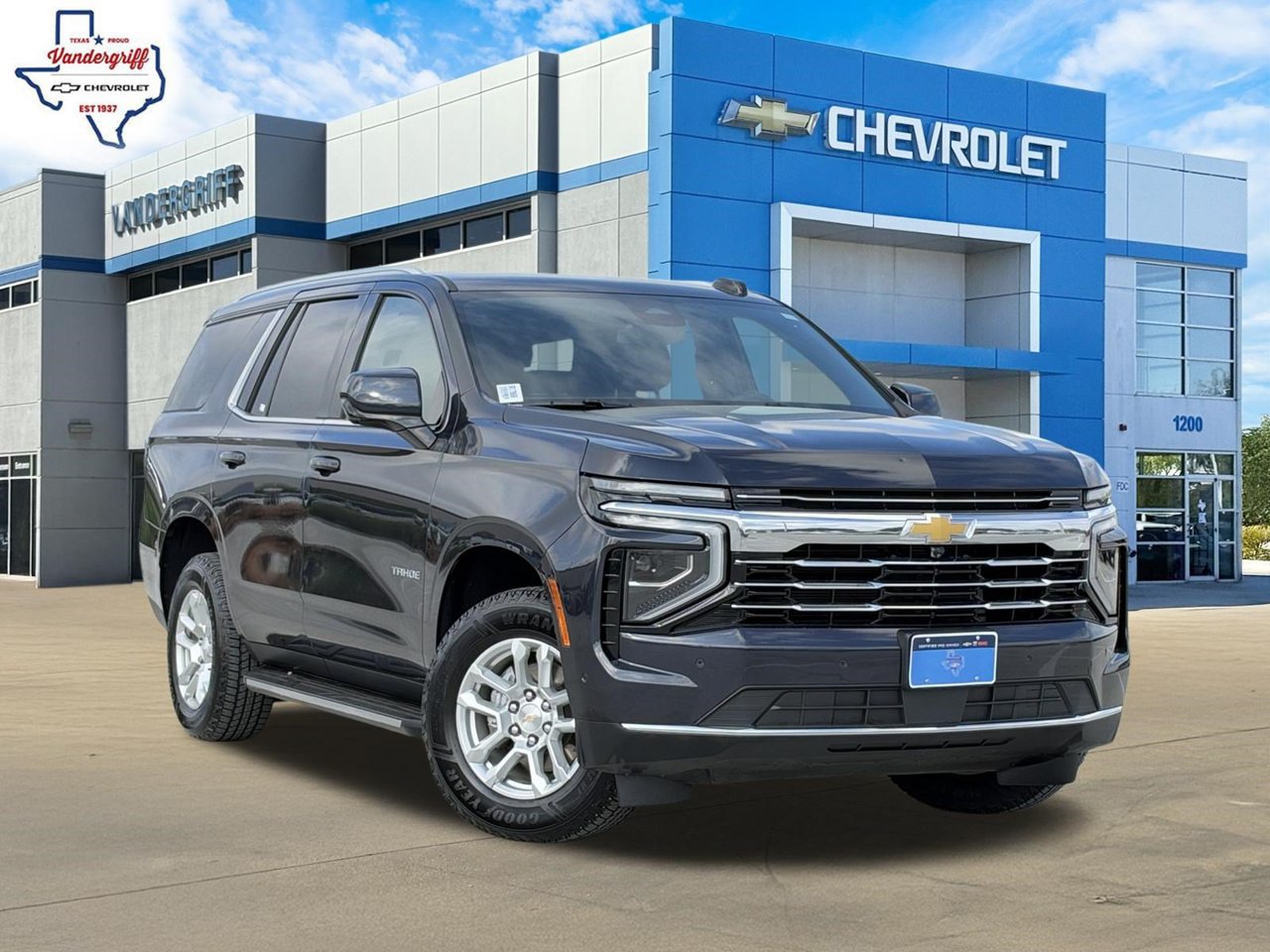 Certified 2025 Chevrolet Tahoe LT RWD image 1