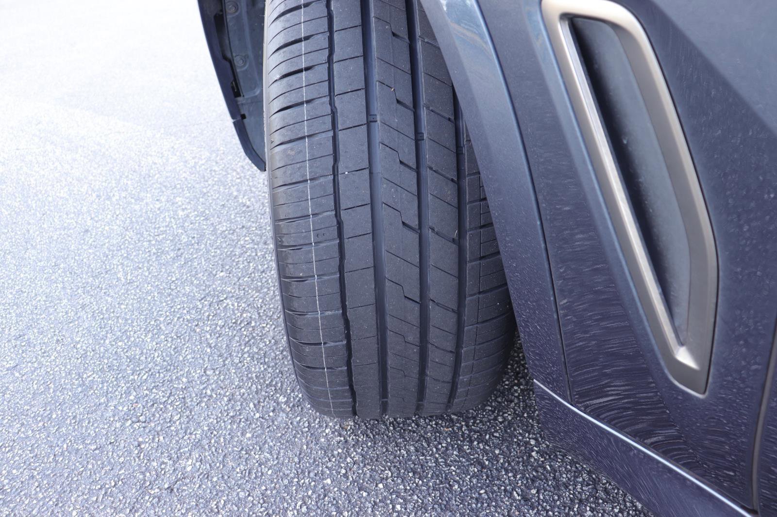 Used 2022 BMW X5 M50i w/ Executive Package image 41