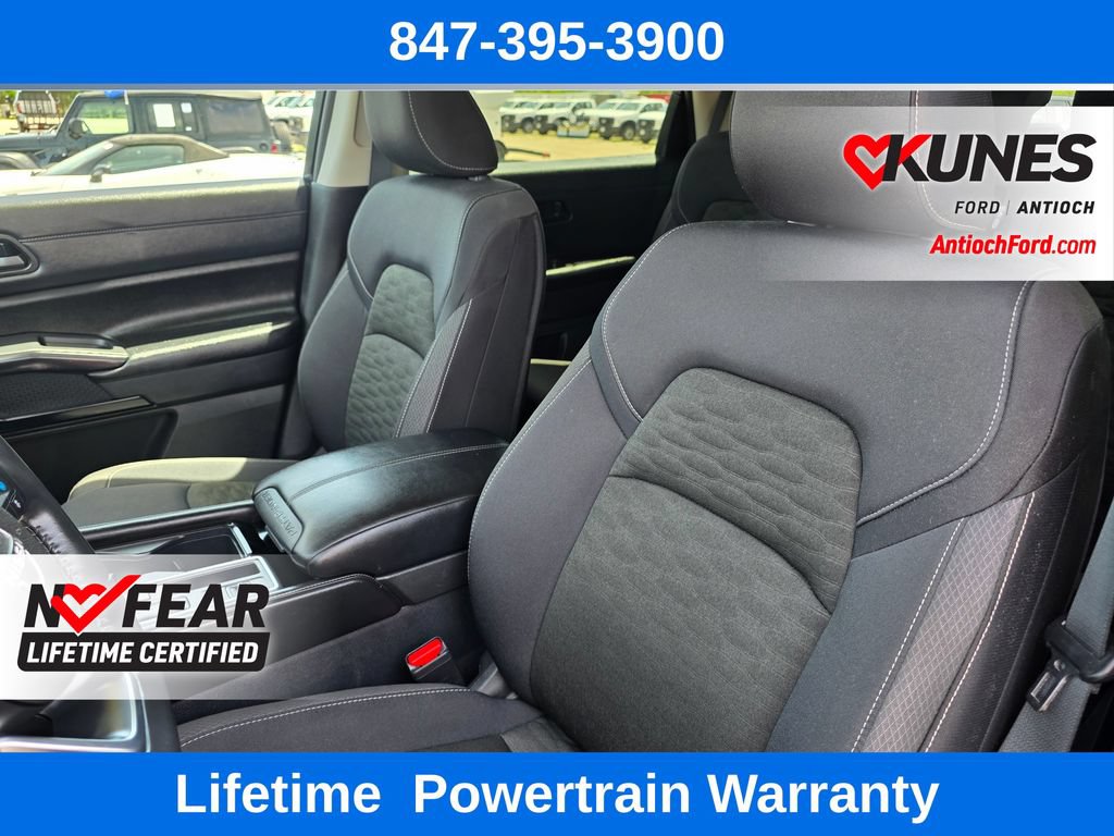 Used 2025 Nissan Pathfinder SV FWD image 21