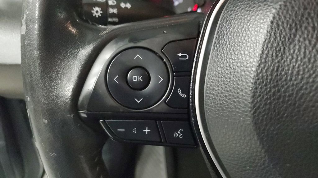 Used 2020 Toyota Corolla SE w/ Carpet Mat Package (TMS) image 28