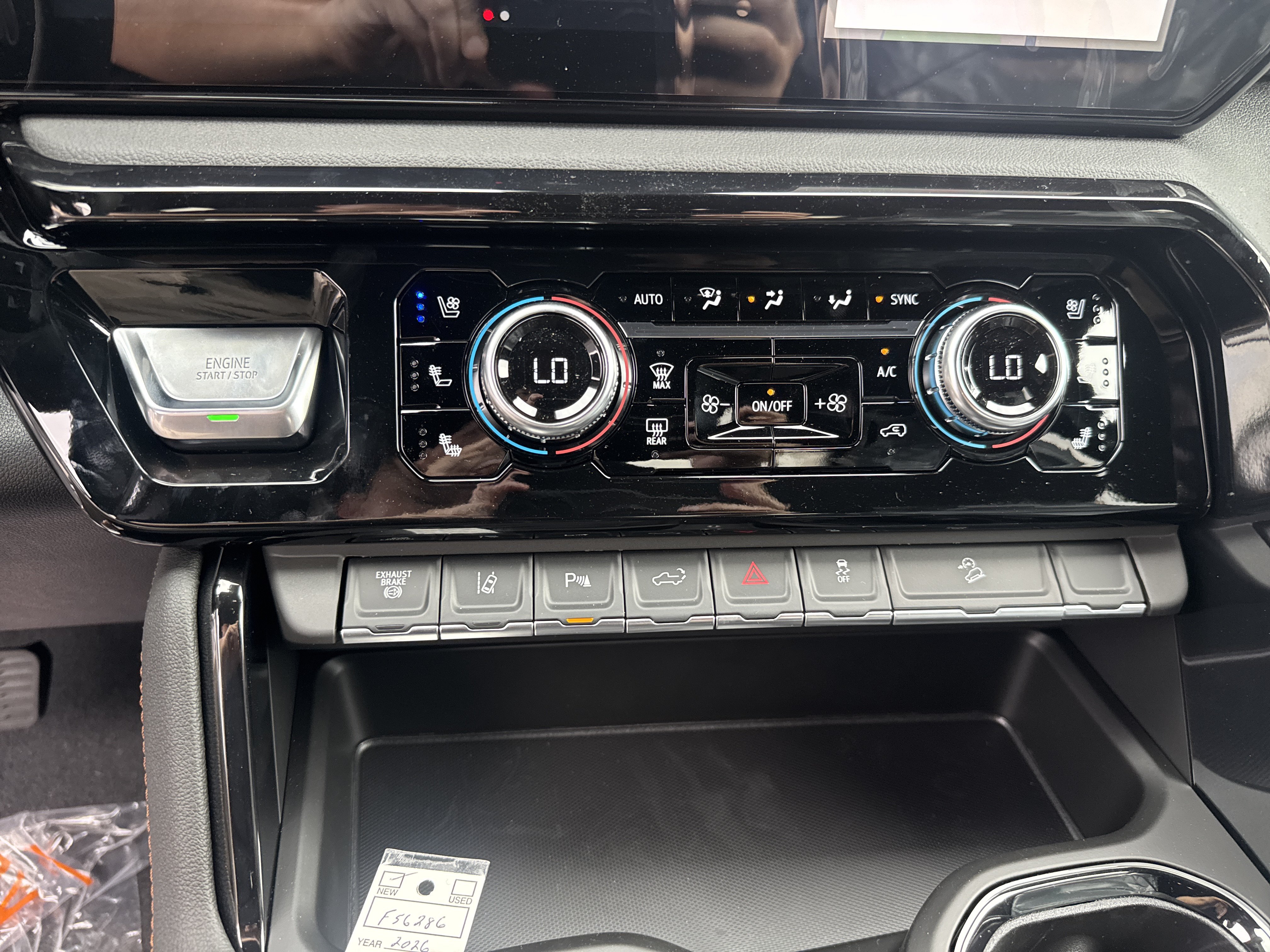 New 2026 GMC Sierra 2500 AT4 w/ AT4 Premium Plus Package AWD/4WD image 25