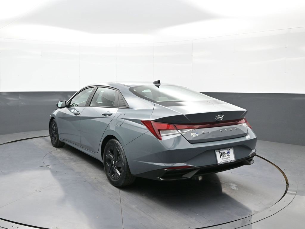Certified 2022 Hyundai Elantra SEL w/ Cargo Package image 8