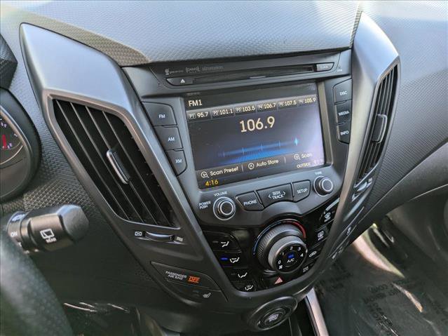 Used 2016 Hyundai Veloster Turbo FWD image 12