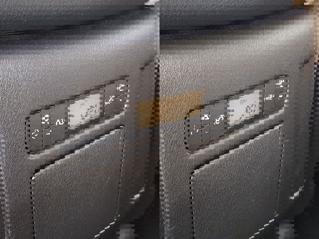 Used 2024 Nissan Armada SV image 13