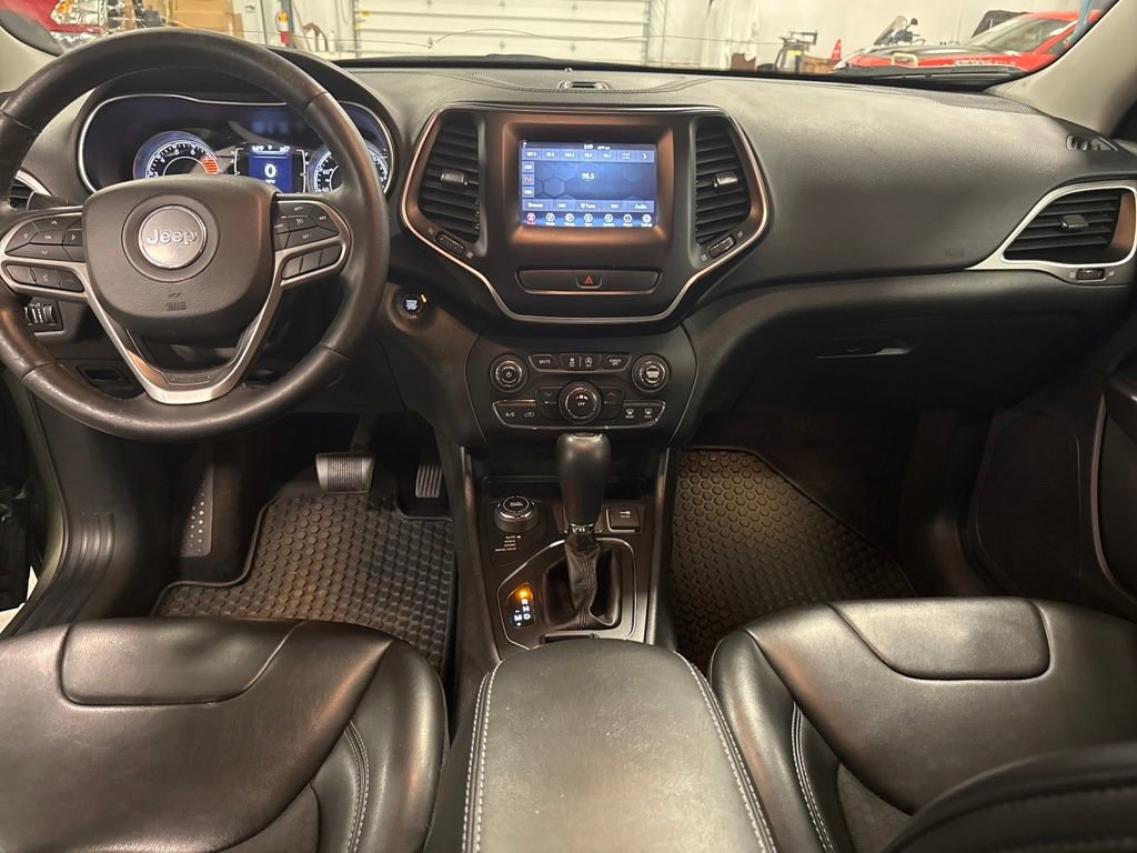 Used 2019 Jeep Cherokee Latitude Plus w/ Cold Weather Group image 20