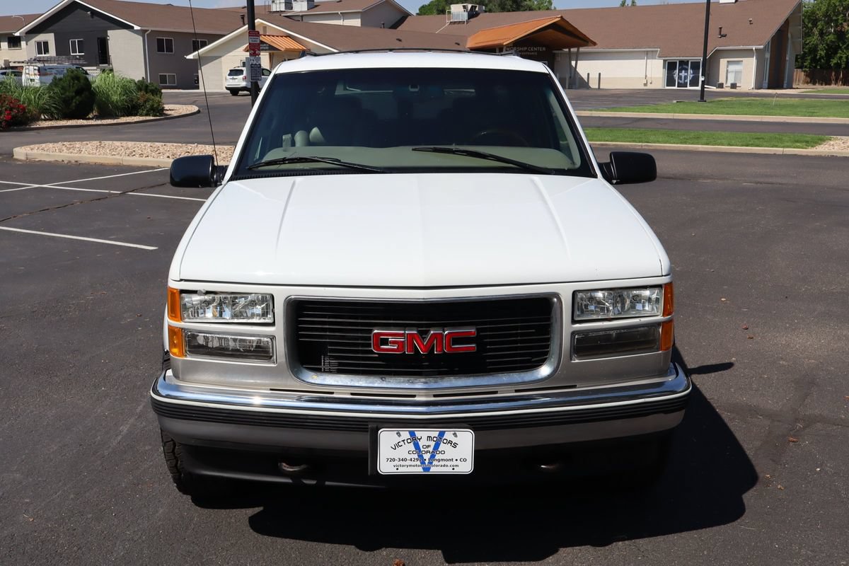 Used 1999 GMC Suburban 4WD w/ Convenience Group image 12