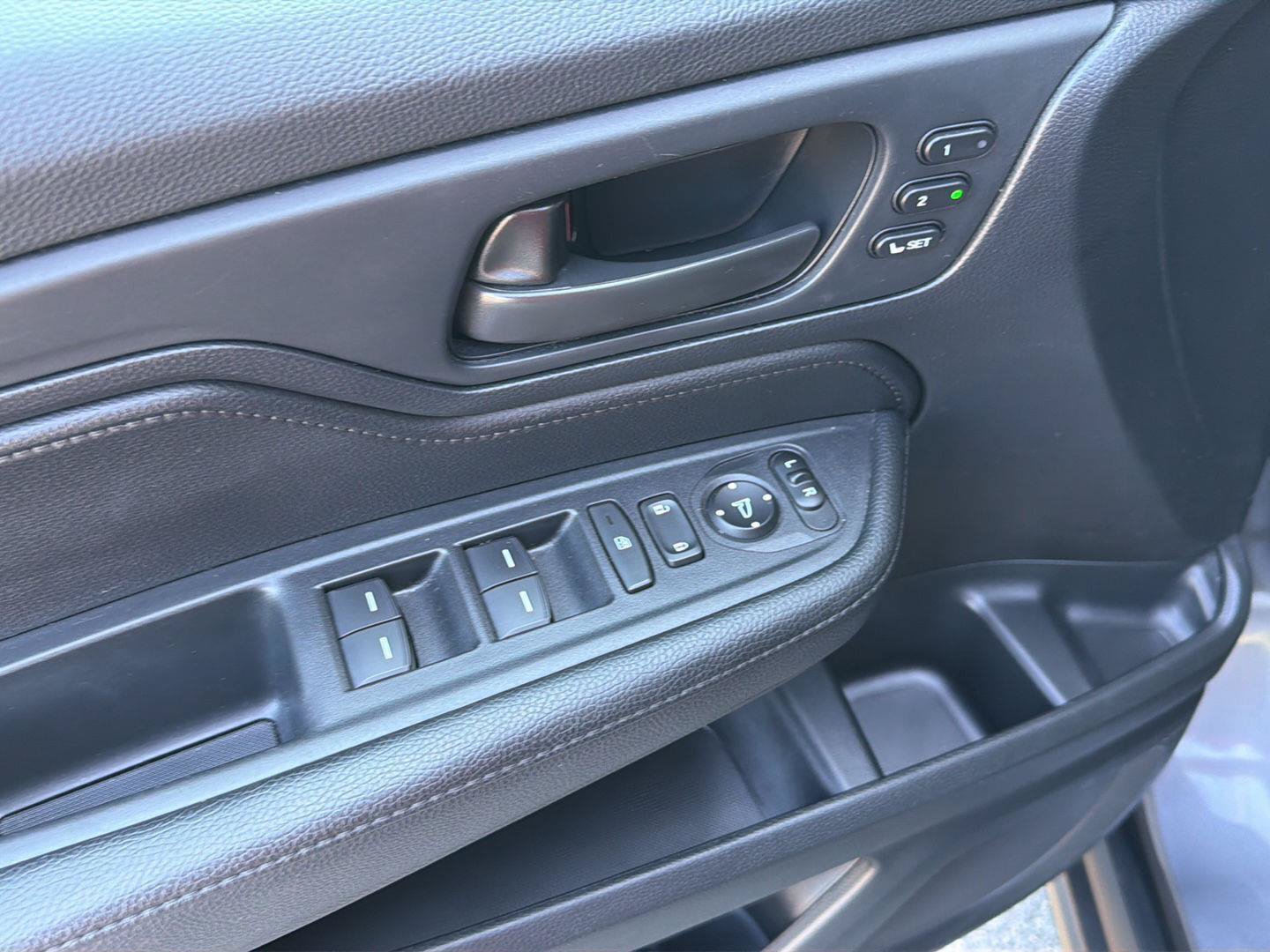Used 2025 Honda Odyssey EX-L image 31