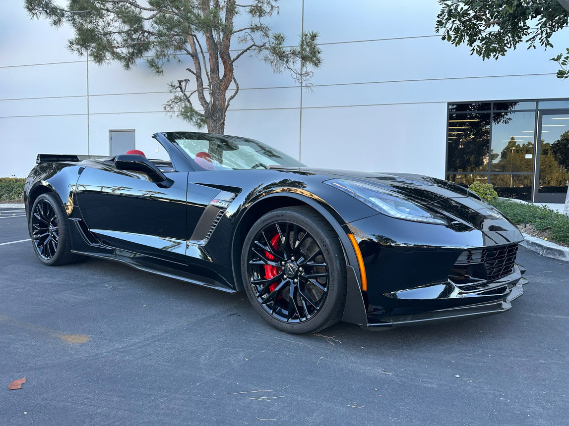 Used 2015 Chevrolet Corvette Z06 w/ 3LZ Preferred Equipment Group image 3