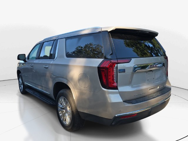 Used 2023 GMC Yukon XL SLT w/ SLT Luxury Package AWD/4WD image 9