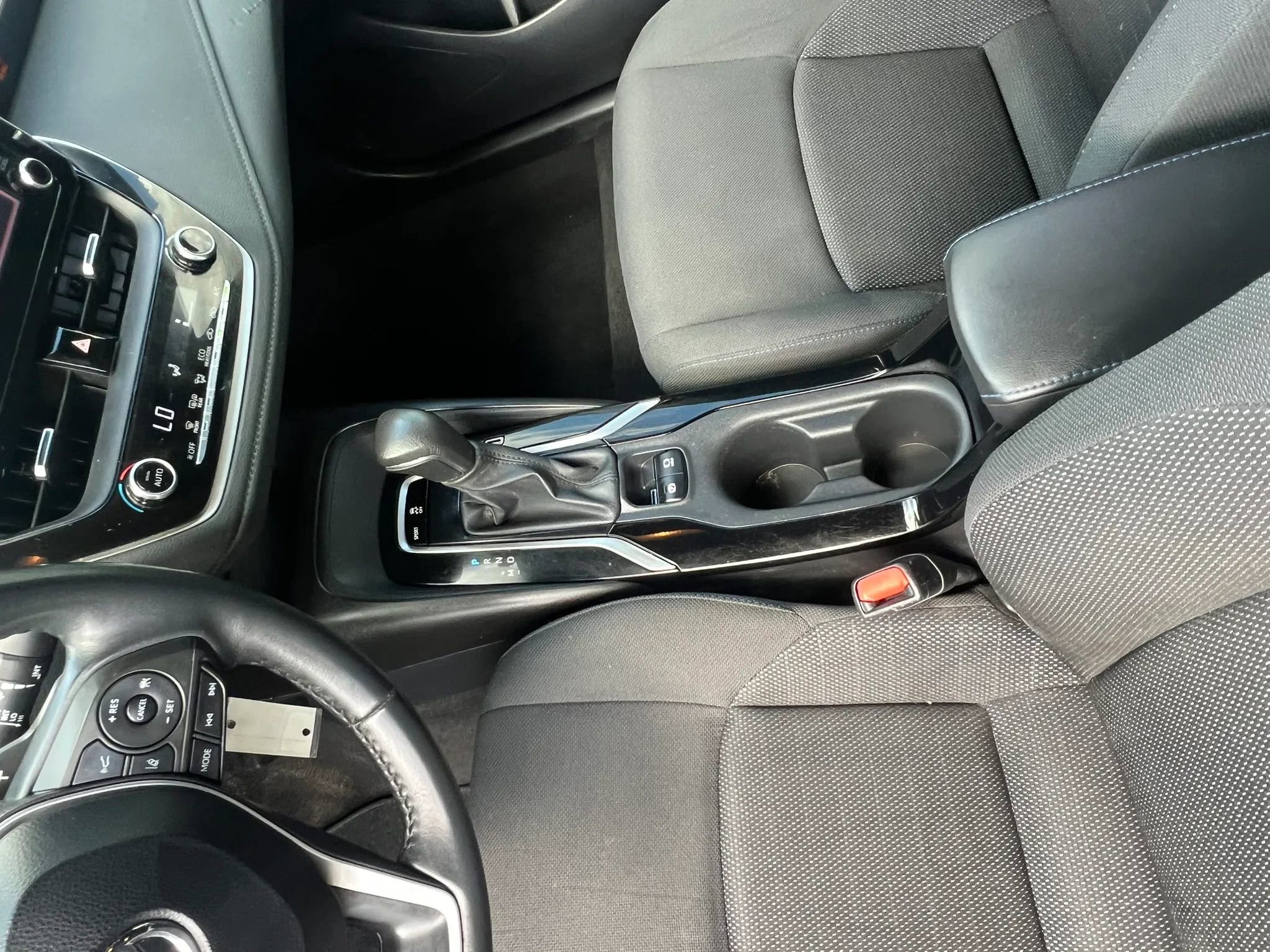 Used 2020 Toyota Corolla SE FWD image 14