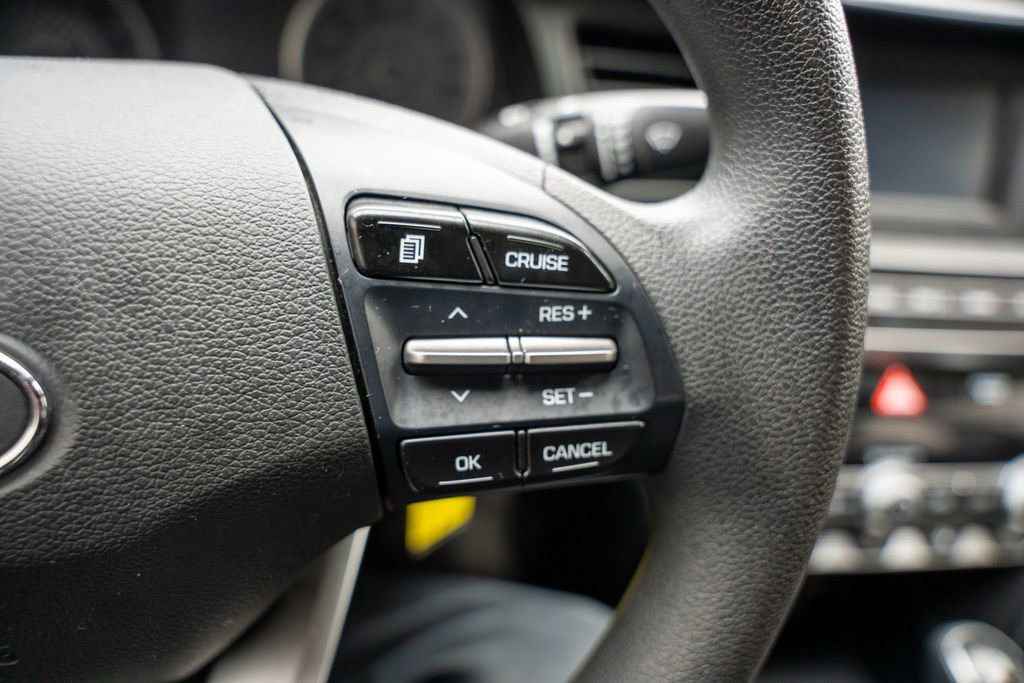 Used 2020 Hyundai Elantra SE w/ Winter Weather Package image 21