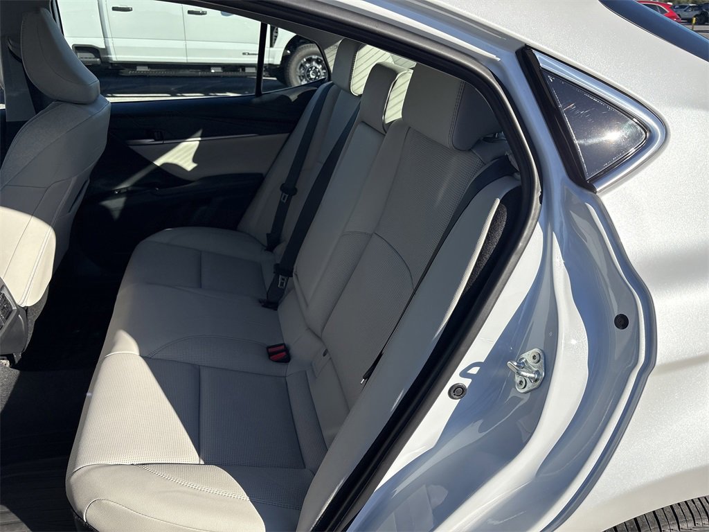 Used 2025 Toyota Camry XLE image 21