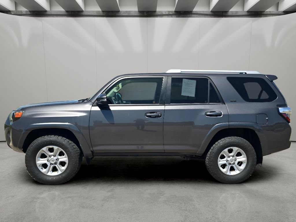 Used 2018 Toyota 4Runner SR5 Premium AWD/4WD image 2