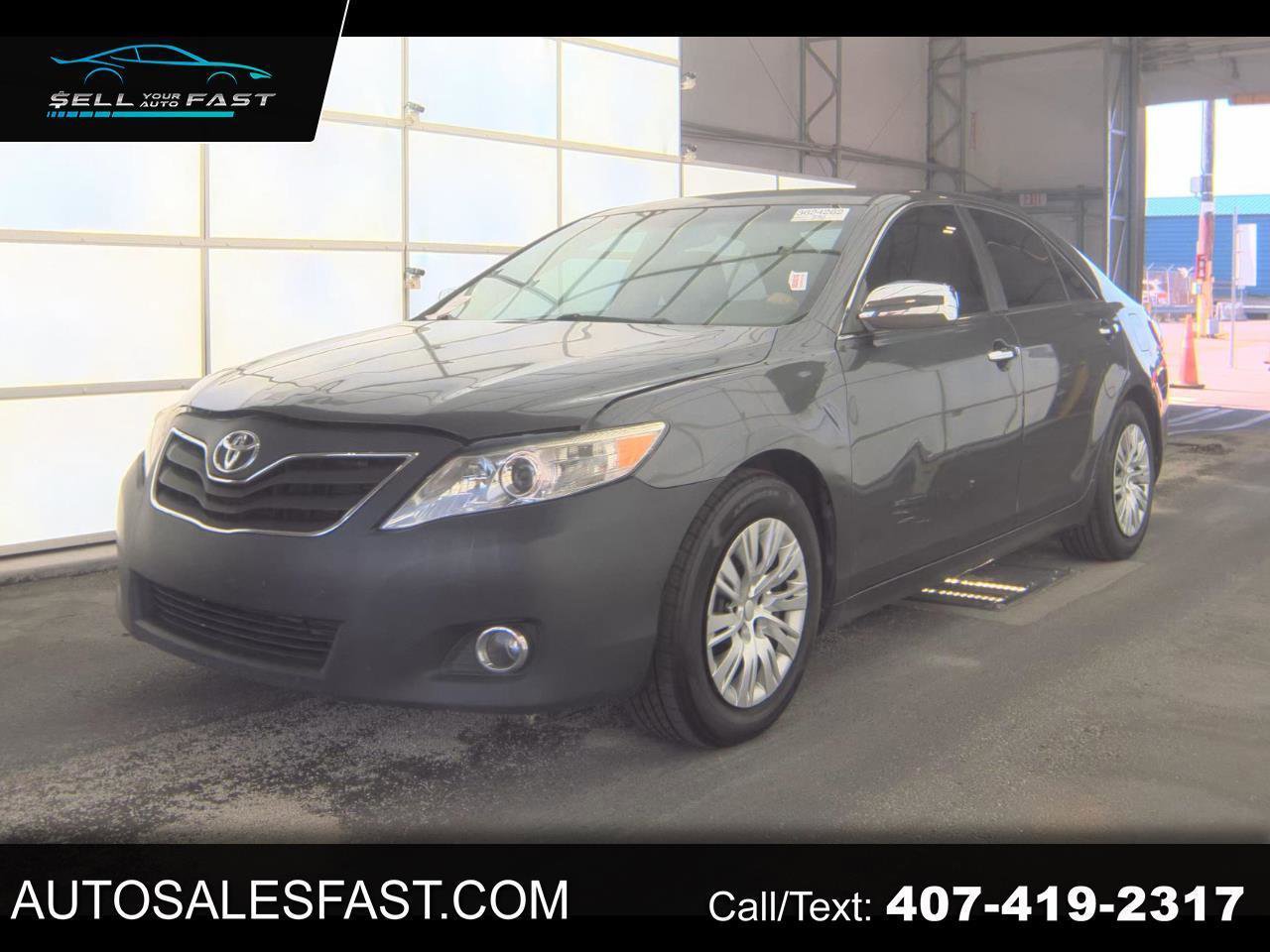 Used 2010 Toyota Camry LE FWD image 1