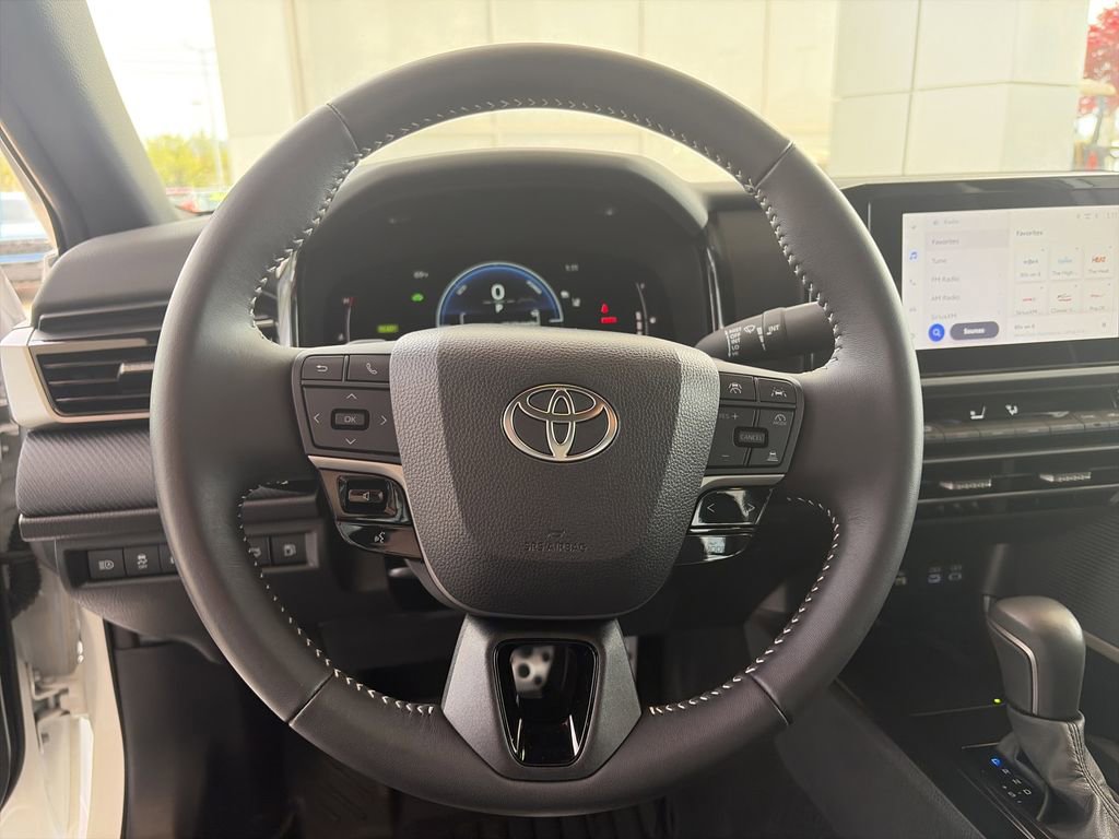 Certified 2025 Toyota Camry SE FWD image 15