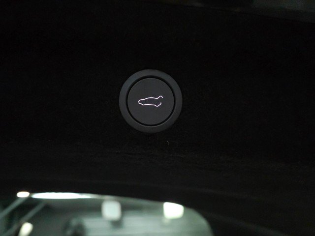 Used 2026 Tesla Model Y Long Range RWD image 38