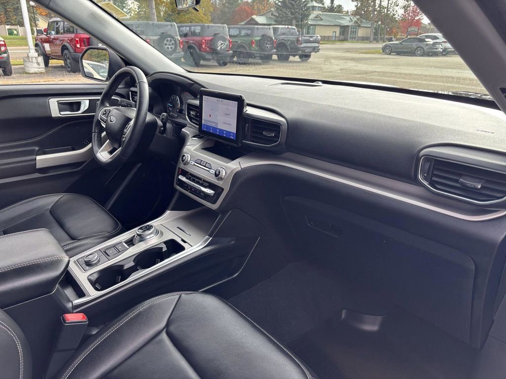 Used 2023 Ford Explorer XLT w/ Equipment Group 202A image 20