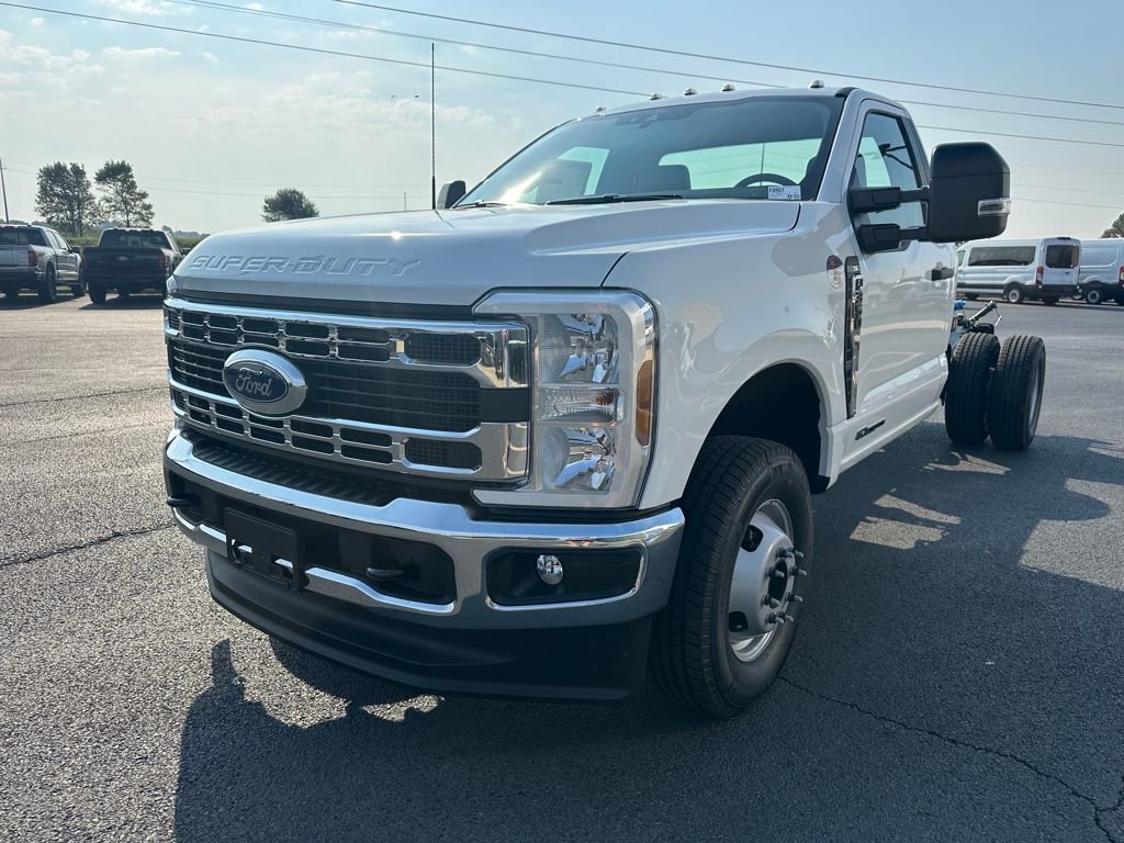 New 2026 Ford F350 XL image 4