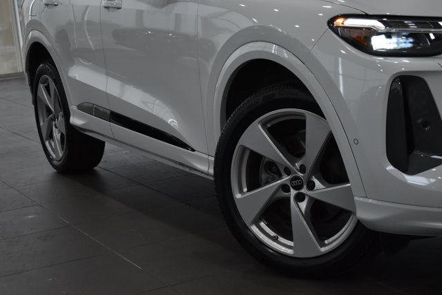 Used 2025 Audi Q5 Premium Plus w/ Premium Plus image 4