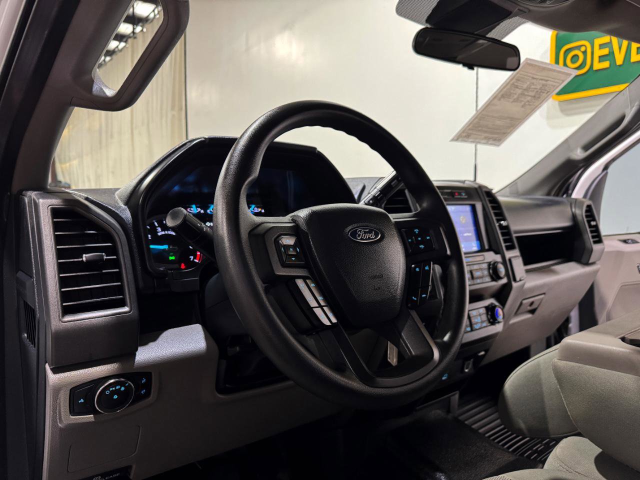 Used 2022 Ford F250 XL w/ Power Equipment Group AWD/4WD image 10