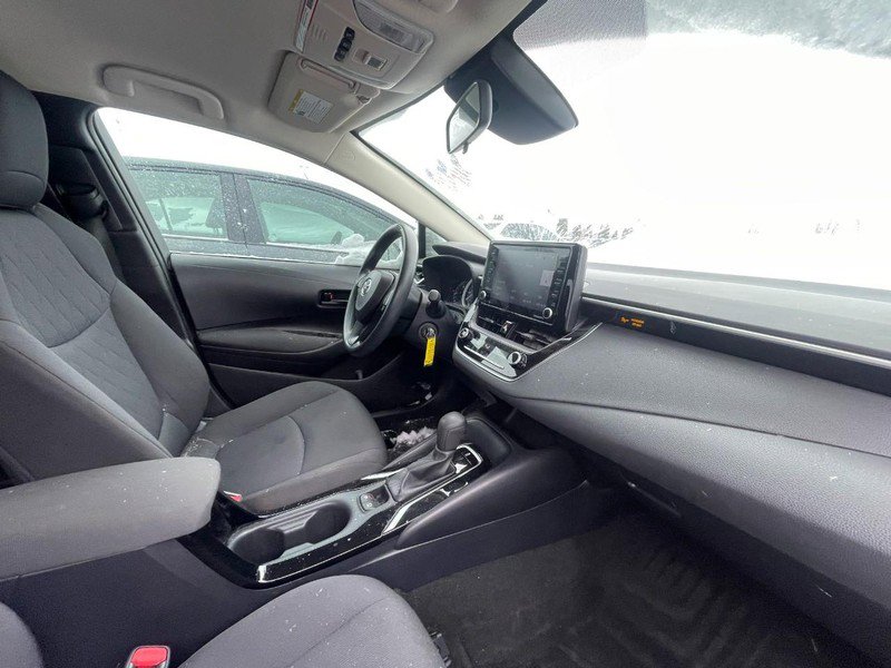 Used 2022 Toyota Corolla LE image 6