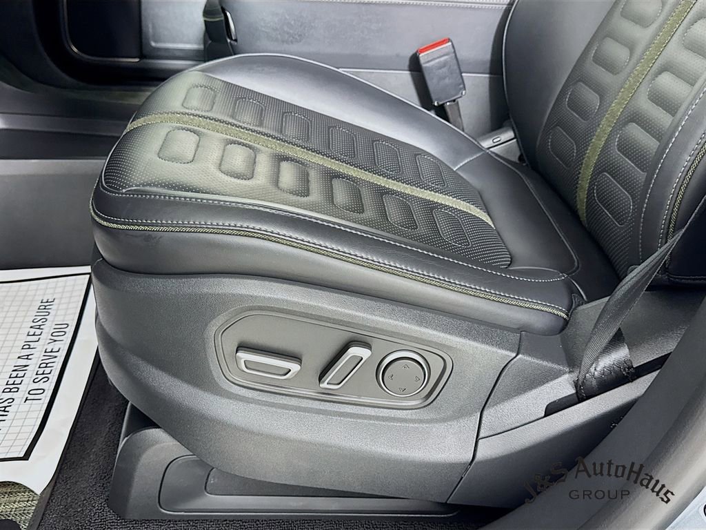 Used 2026 Rivian R1S Adventure image 26