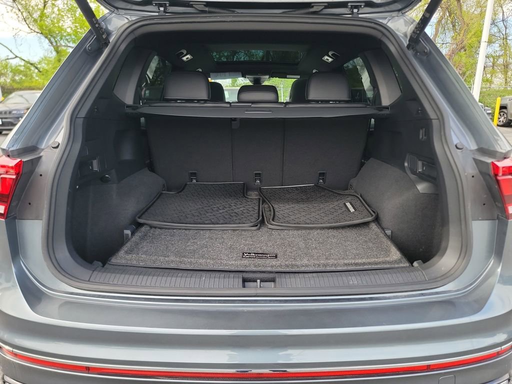 Used 2022 Volkswagen Tiguan SEL R-Line image 21