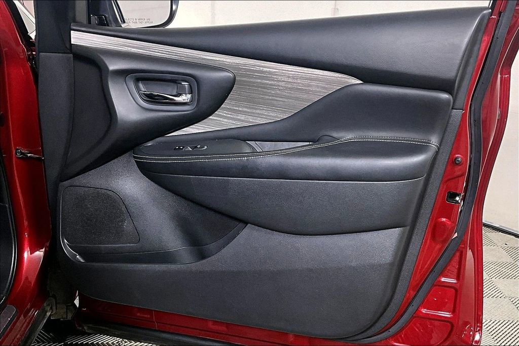 Used 2017 Nissan Murano SV image 23