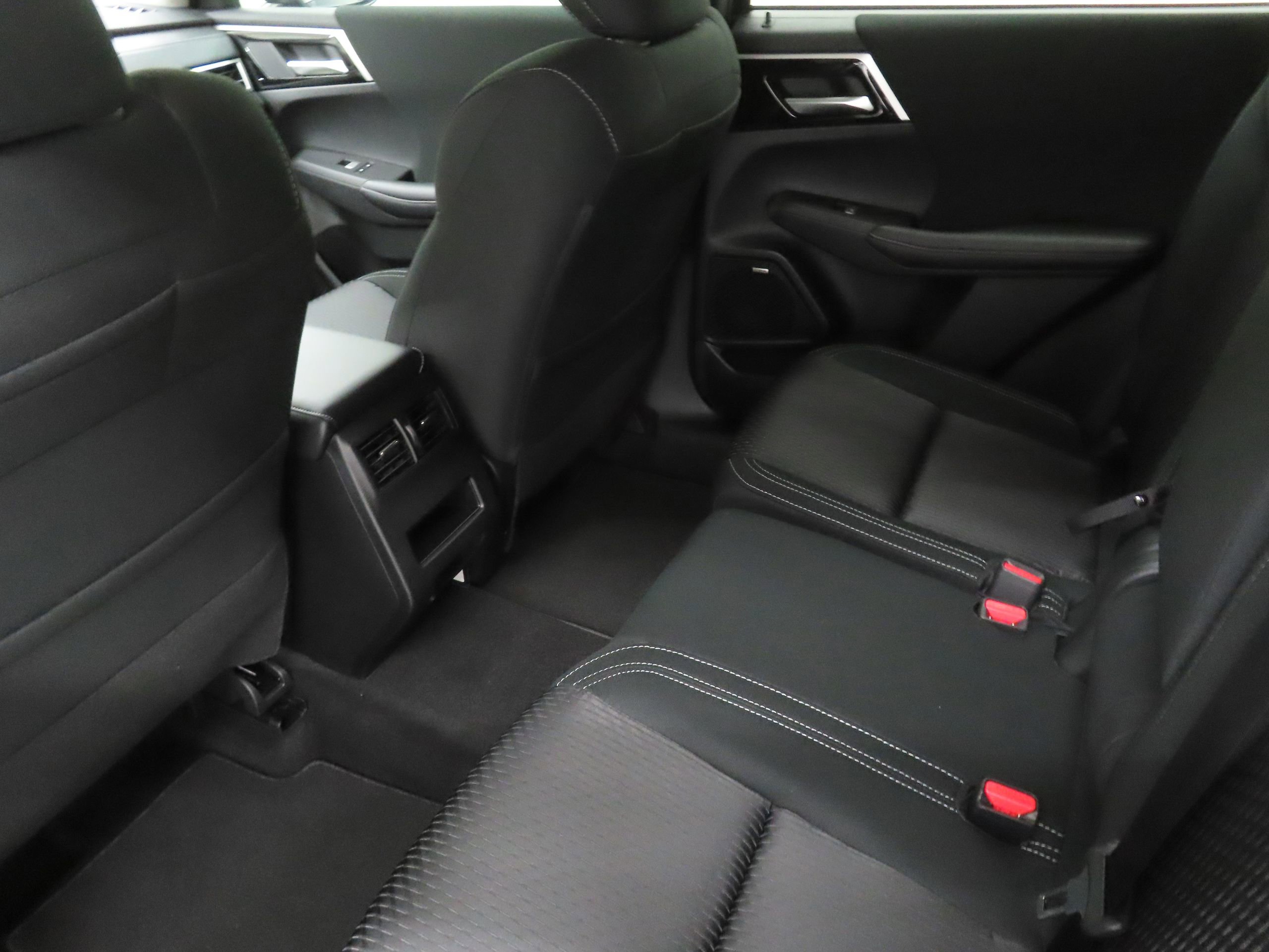 New 2026 Mitsubishi Outlander ES image 21