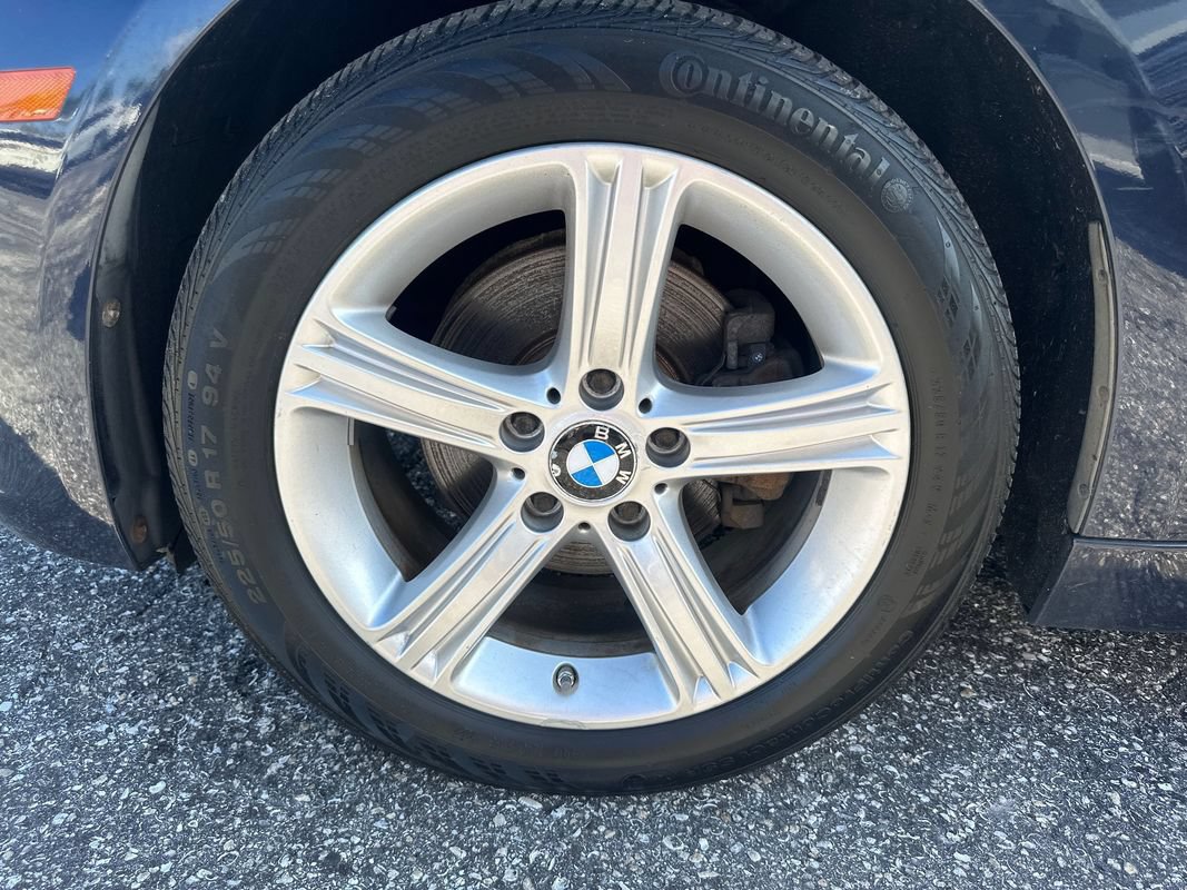 Used 2014 BMW 320i xDrive Sedan AWD/4WD image 13