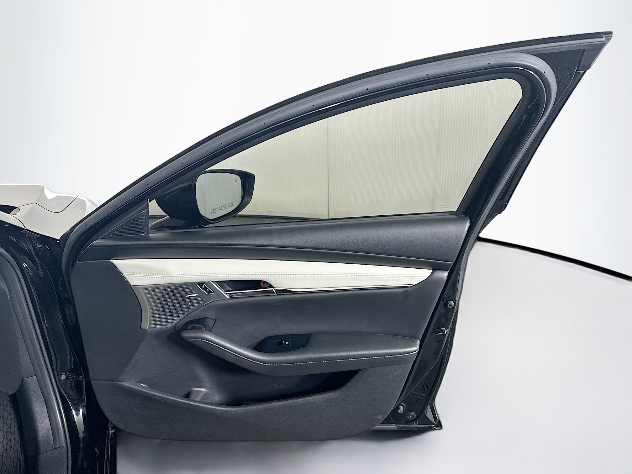 Used 2019 MAZDA MAZDA3 w/Premium Pkg image 31