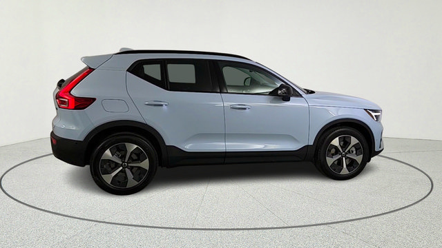 New 2026 Volvo XC40 B5 Plus w/ Protection Package Premier AWD/4WD image 8