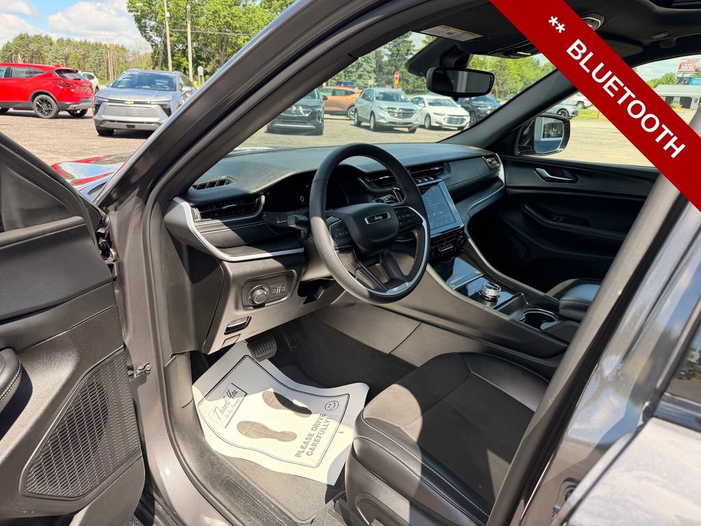 Used 2024 Jeep Grand Cherokee Altitude AWD/4WD image 15