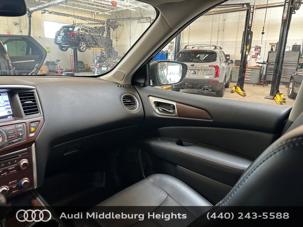 Used 2019 Nissan Pathfinder Platinum w/ Cargo Package AWD/4WD image 41