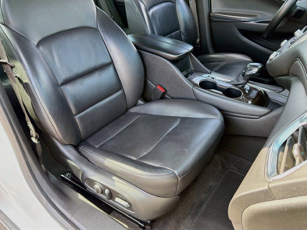 Used 2024 Chevrolet Malibu LT FWD image 30