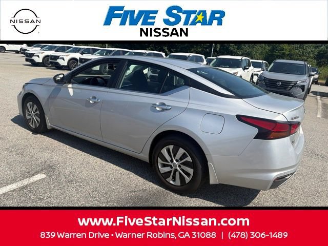 Used 2025 Nissan Altima 2.5 S FWD image 14