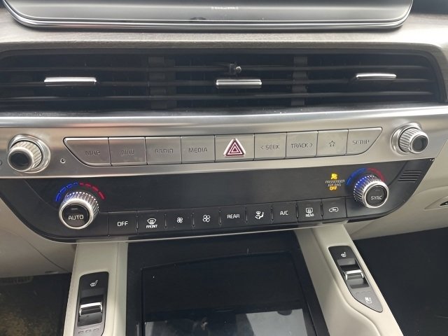 Used 2020 Kia Telluride EX image 24