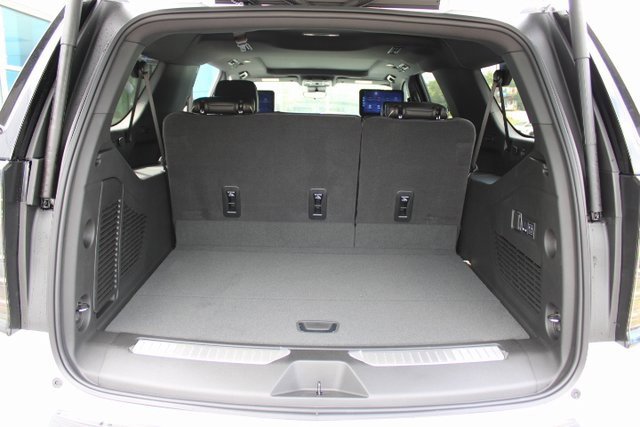 New 2025 Chevrolet Suburban Premier image 25
