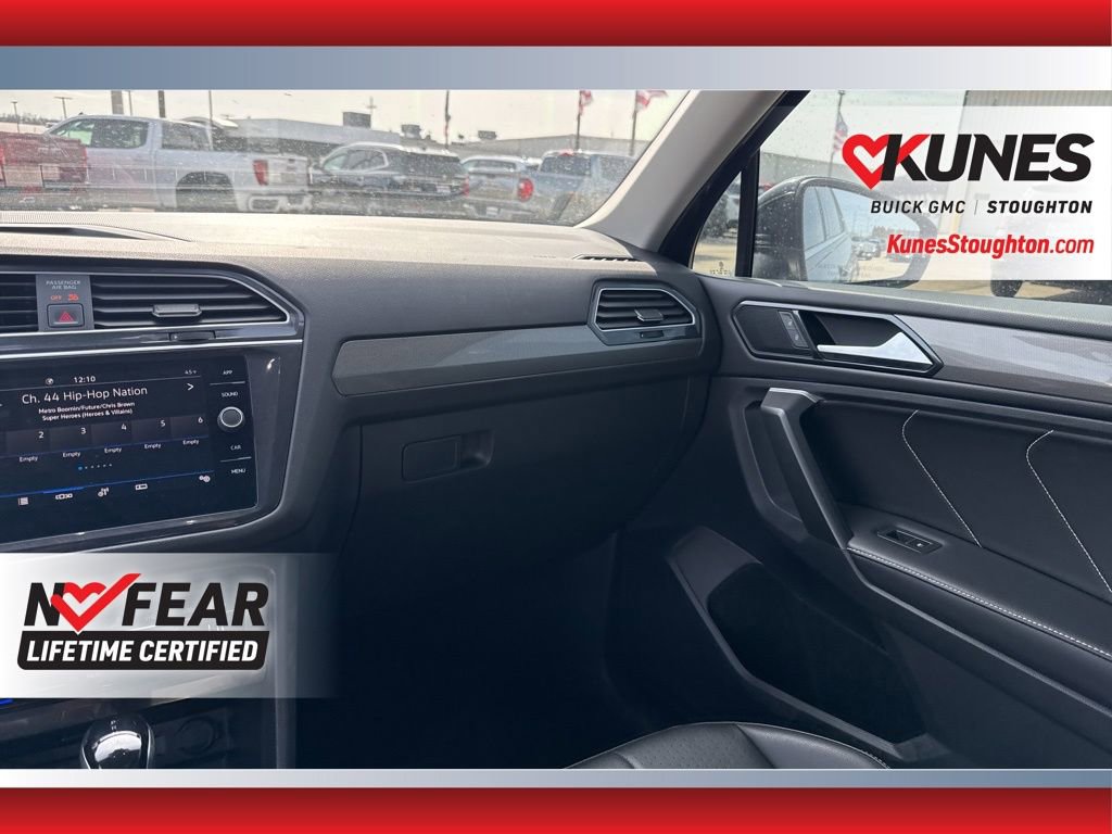 Used 2024 Volkswagen Tiguan SE image 42