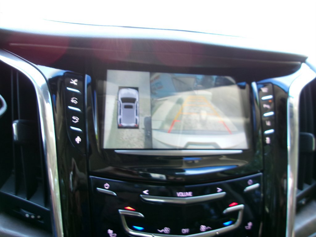 Used 2015 Cadillac Escalade Premium RWD image 32