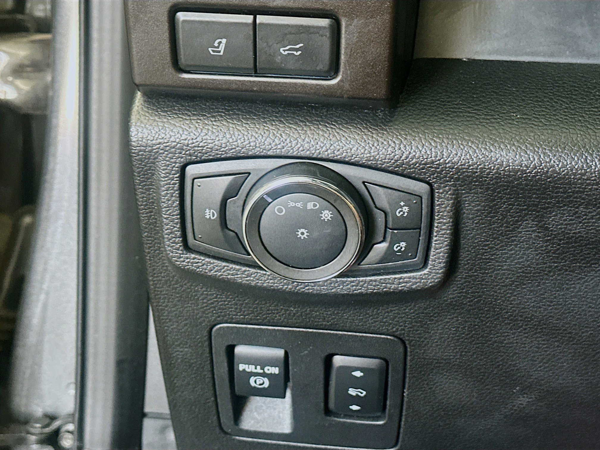 Used 2021 Ford Expedition Max Limited AWD/4WD image 17