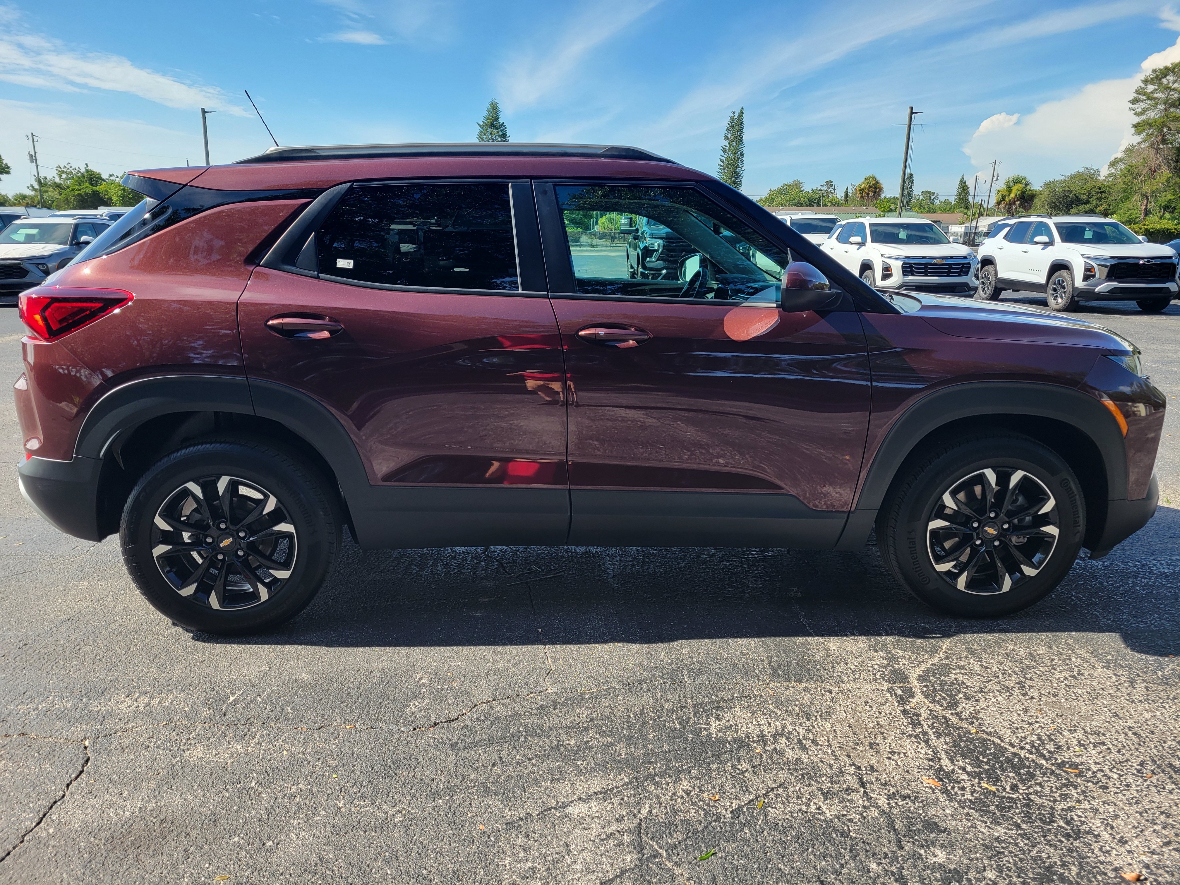 Certified 2023 Chevrolet TrailBlazer LT w/ Convenience Package FWD image 4