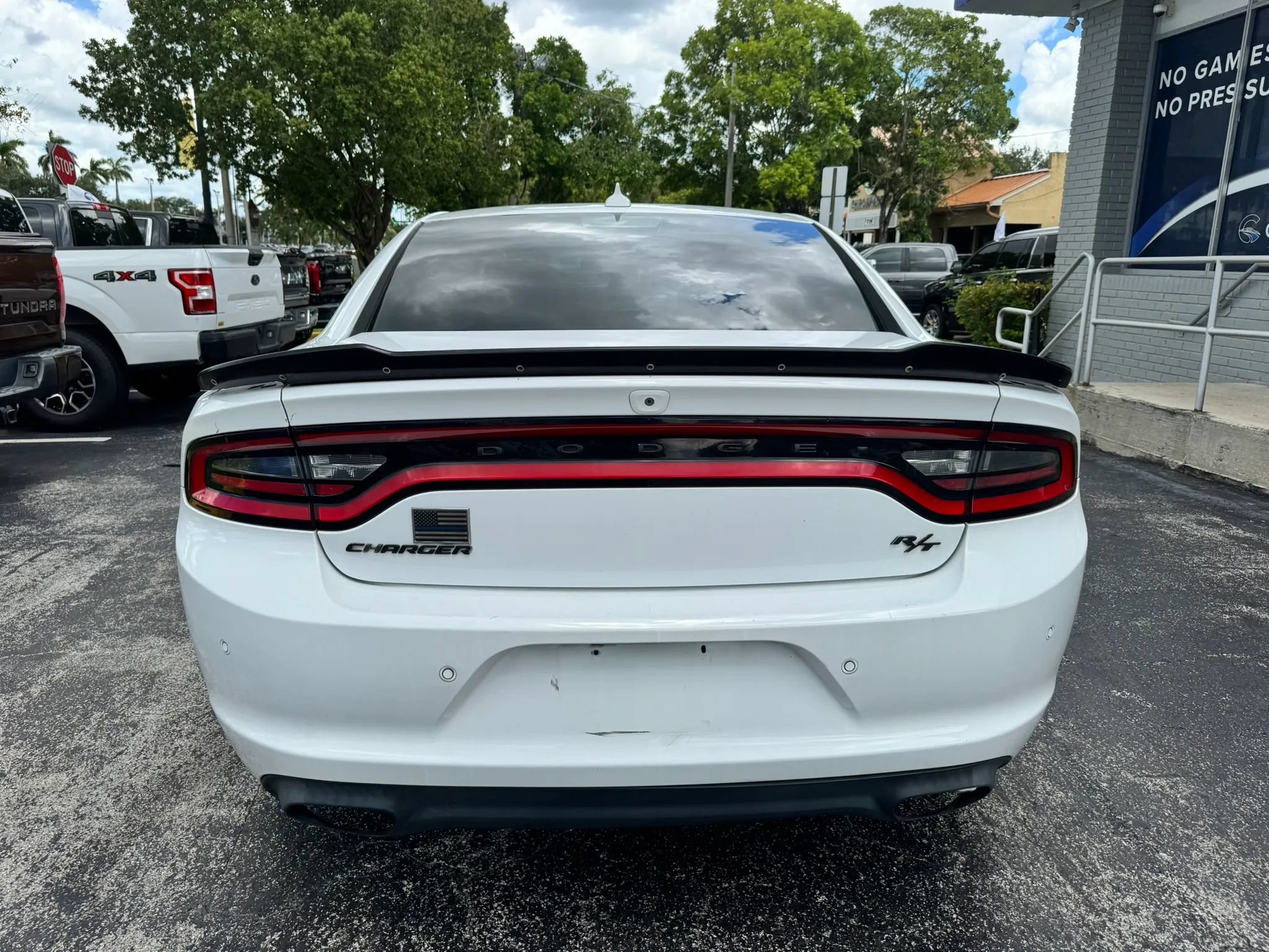 Used 2015 Dodge Charger R/T w/ Plus Group RWD image 7